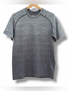 Lululemon Metal Vent Tech Short Sleeve Shirt Gray Ombre Men’s Size Small